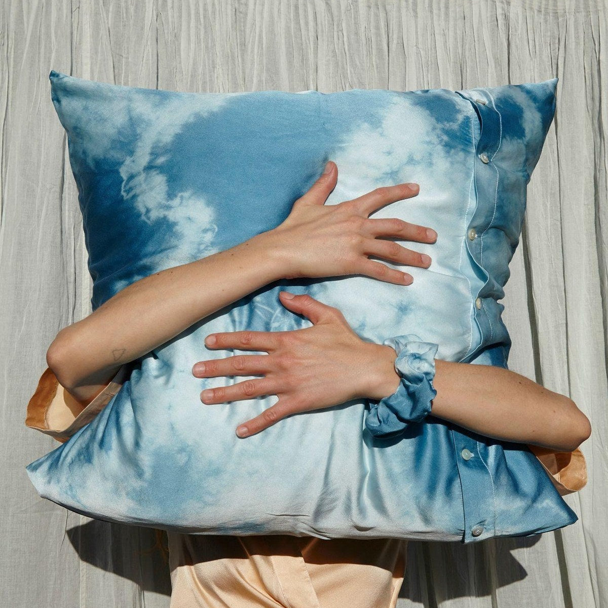 The End of the Silk Pillowcases 60x60