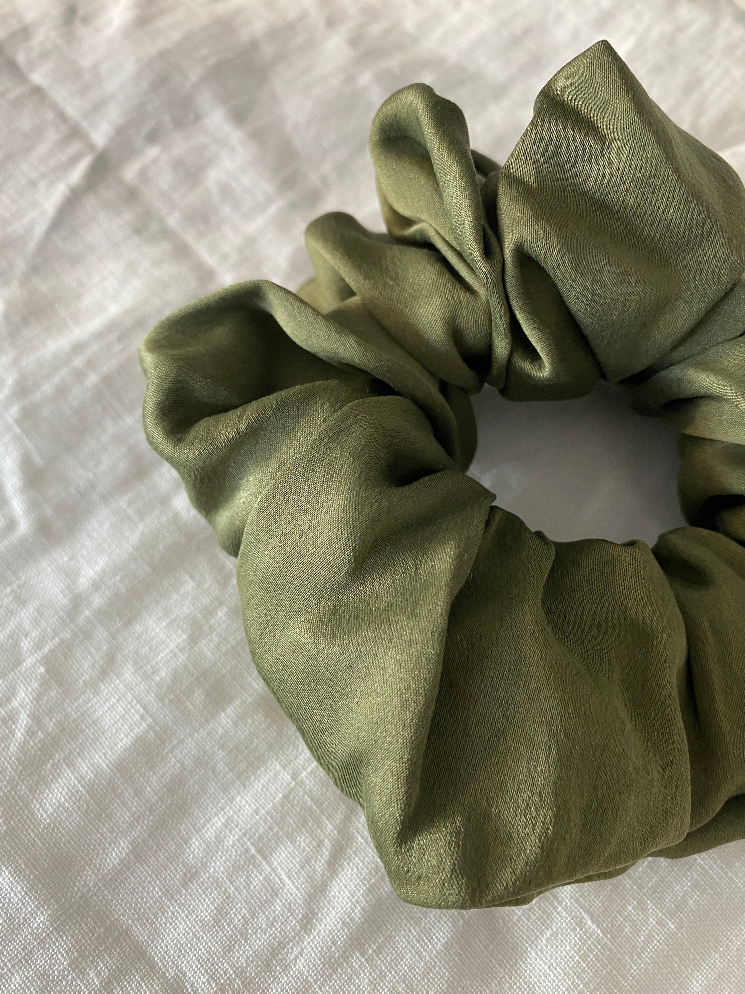 Chouchou en soie pure Olive